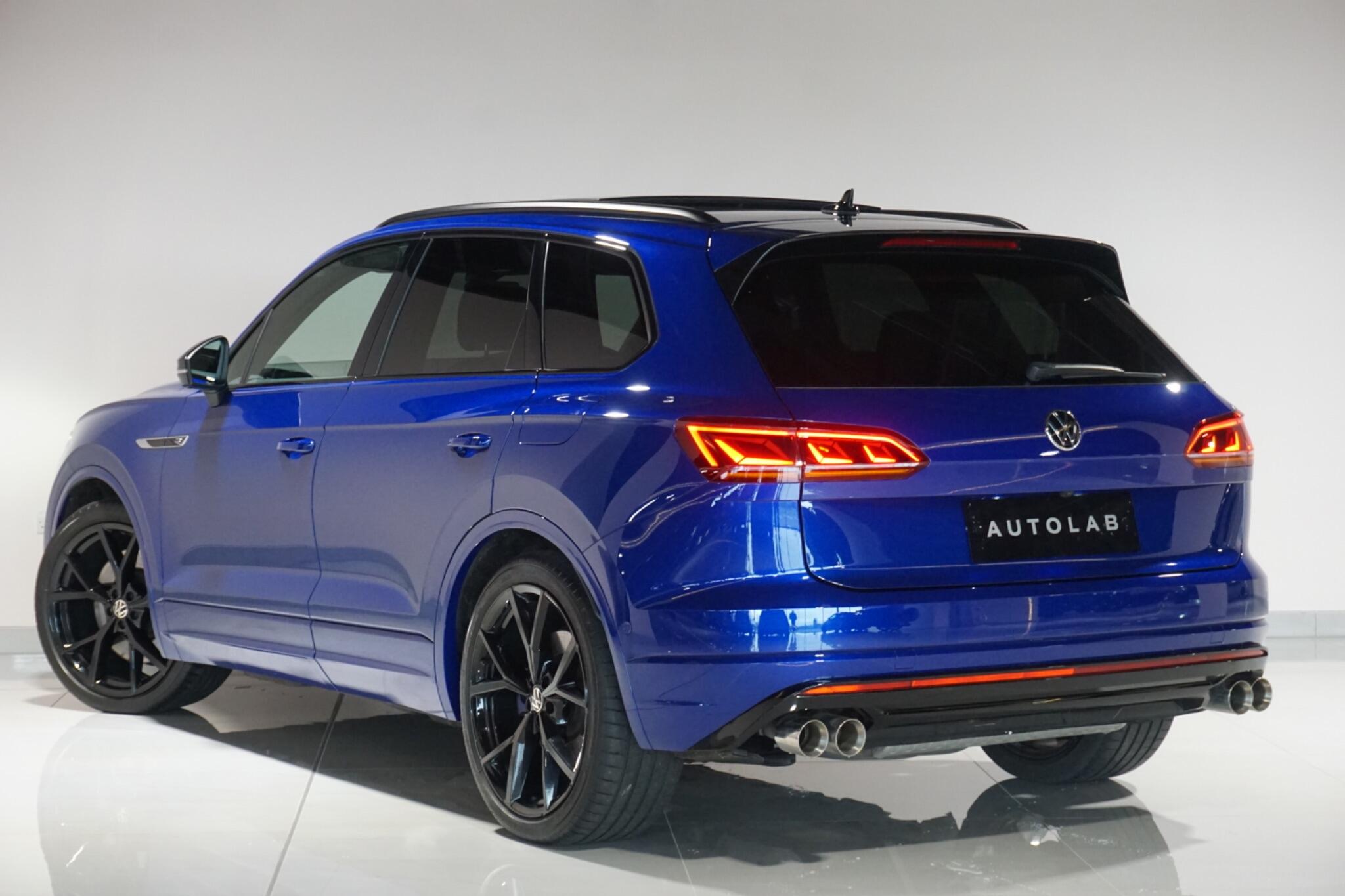 Volkswagen Touareg 3.0 V6 TSI eHybrid 14.3kWh R SUV 5dr Petrol Plug-in Hybrid Tiptronic 4Motion Euro 6 (s/s) (462 ps)